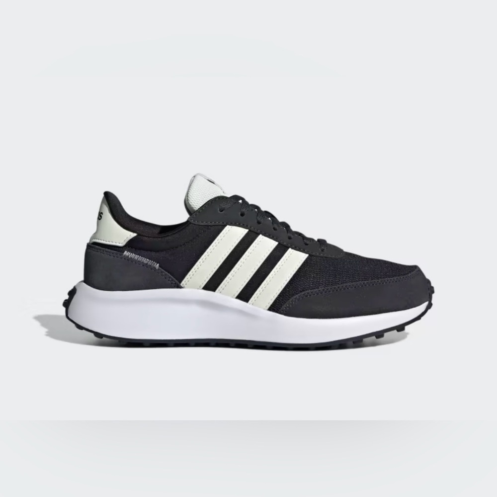 Adidas Run 70s women’s shoes NWT size 9.5 - Picture 2 of 7